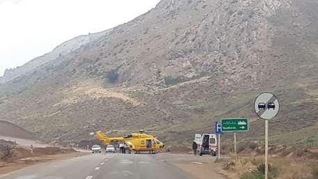  انتقال مصدومین حادثه ترافیکی محور شهمیرزاد – فولاد محله توسط هلیکوپترآمبولانس دانشگاه علوم پزشکی سمنان